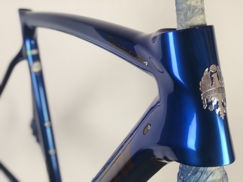 
	Efekty specjalne: dodatkowe kolory i wzory/ malowanie custom/ dodatkowe grafiki/ efekt kameleon, chrome, kryształ, kolory transparentne, złoto itp.: wyceniane indywidualnie



	


*Jeżeli rama ma poważne uszkodzenia mechaniczne, lub ma nietypowy kształt, niezbędne jest dodatkowe przygotowanie powierzchni do lakierowania - wyceniane indywidualnie w zależności od stopnia skomplikowania/uszkodzeń.